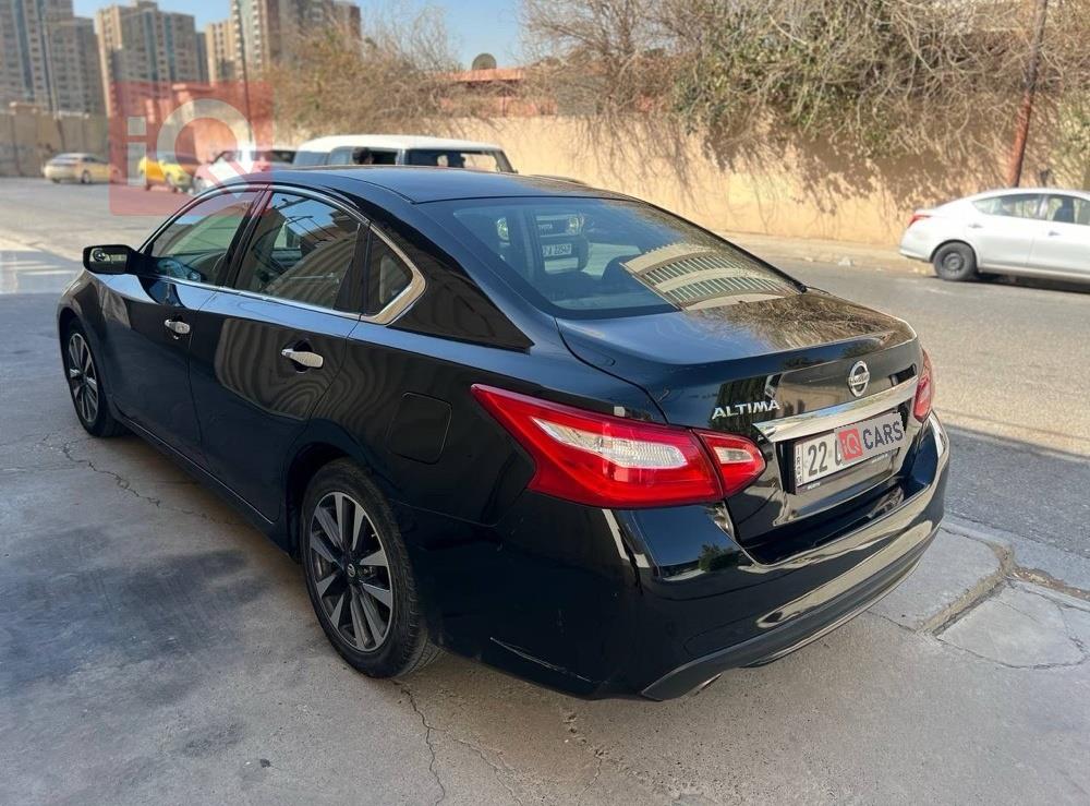 نيسان ألتيما